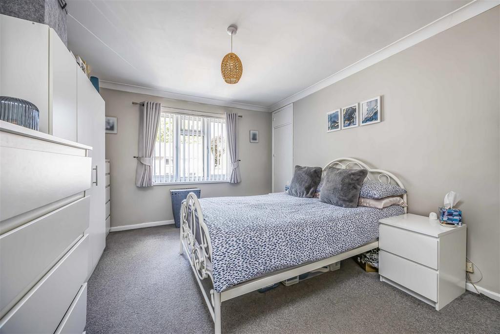 33 Billy Lawn Avenue, Havant-Small-Portico Marketin