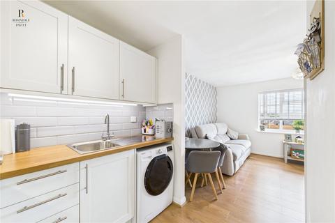 17 Groveside Close, Carshalton, SM5 2EQ