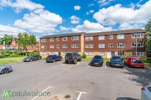 2 bedroom apartment for sale, Curlew Court, Broxbourne