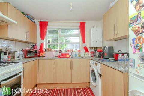 2 bedroom apartment for sale, Curlew Court, Broxbourne