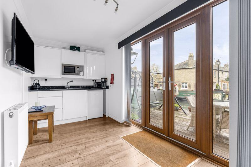 Kitchen / Utility /