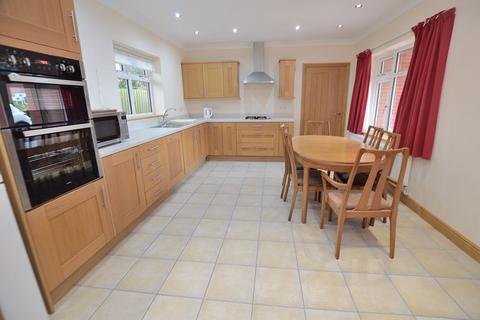 3 bedroom detached bungalow for sale, 1 Brookside Place, Woodhall Spa