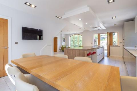 5 bedroom detached house for sale, 63 Bar Lane, Ripponden, HX6 4EX