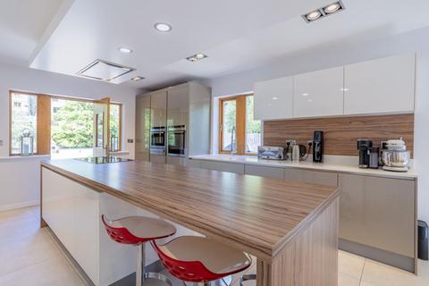 5 bedroom detached house for sale, 63 Bar Lane, Ripponden, HX6 4EX
