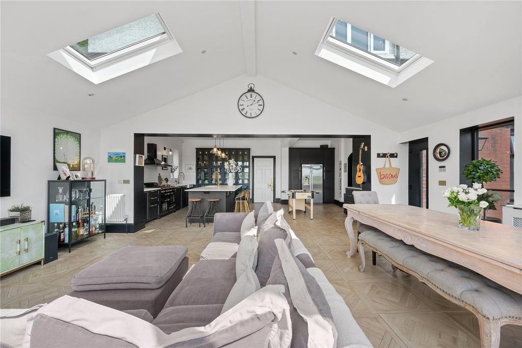 Lounge/Kitchen