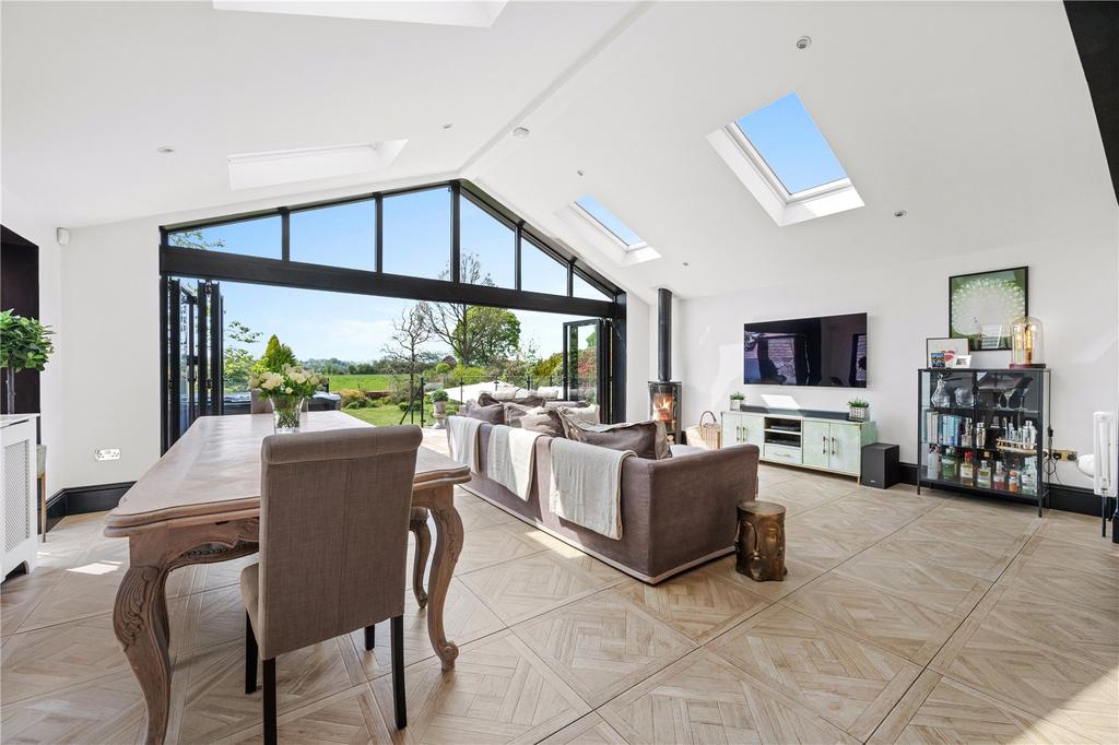 Lounge/Kitchen