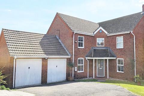 6 Wells Close, Cheshunt, Waltham Cross, EN7 6WT