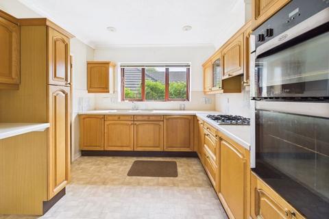 3 bedroom bungalow for sale, Heather Lane, Hayle - Spacious and detached