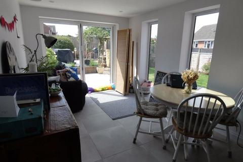 2 Winchester Drive, Tuffley, Gloucester, GL4 0JE