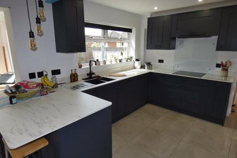 2 Winchester Drive, Tuffley, Gloucester, GL4 0JE