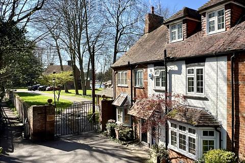 3 bedroom cottage for sale, Temple Lane, Marlow SL7