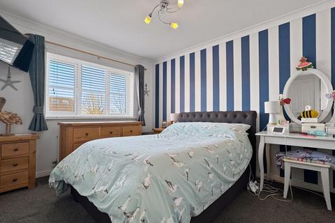 3 bedroom semi-detached house for sale, Osborne Chase, Cowes PO31