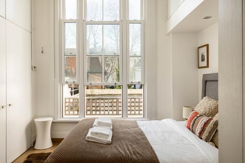 2 bedroom apartment to rent, London W2