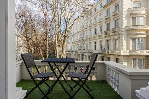 2 bedroom apartment to rent, London W2