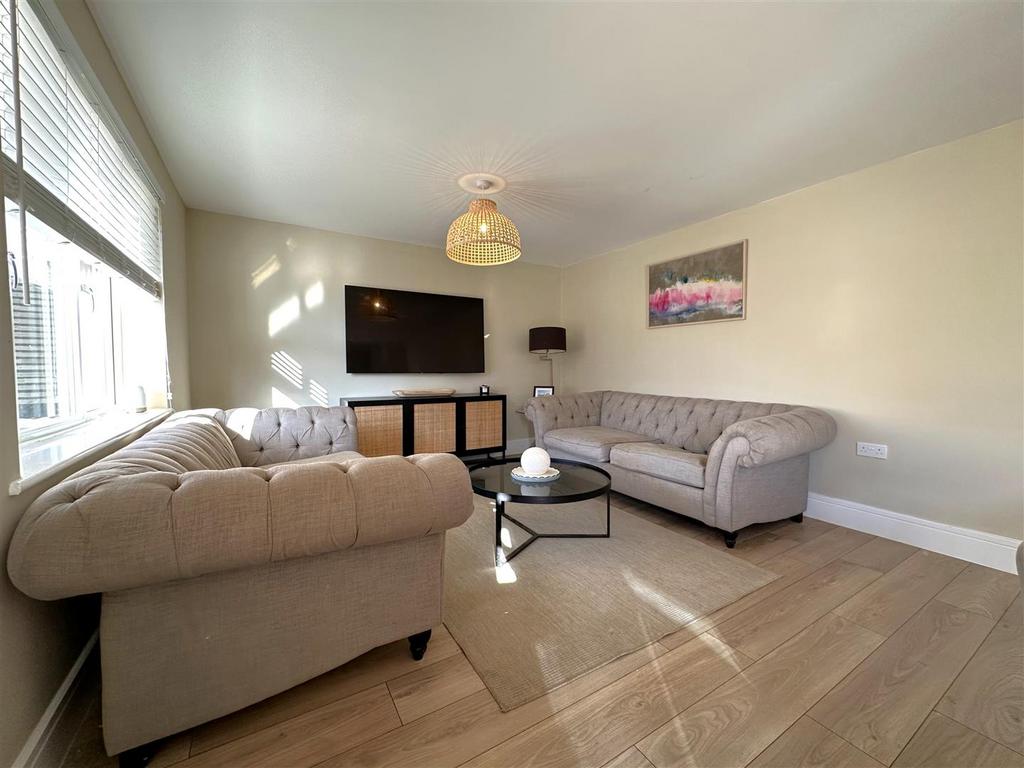 Lovely Living Space 138