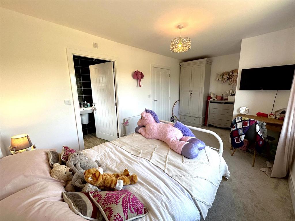 Second Bedroom Into En-Suite 203