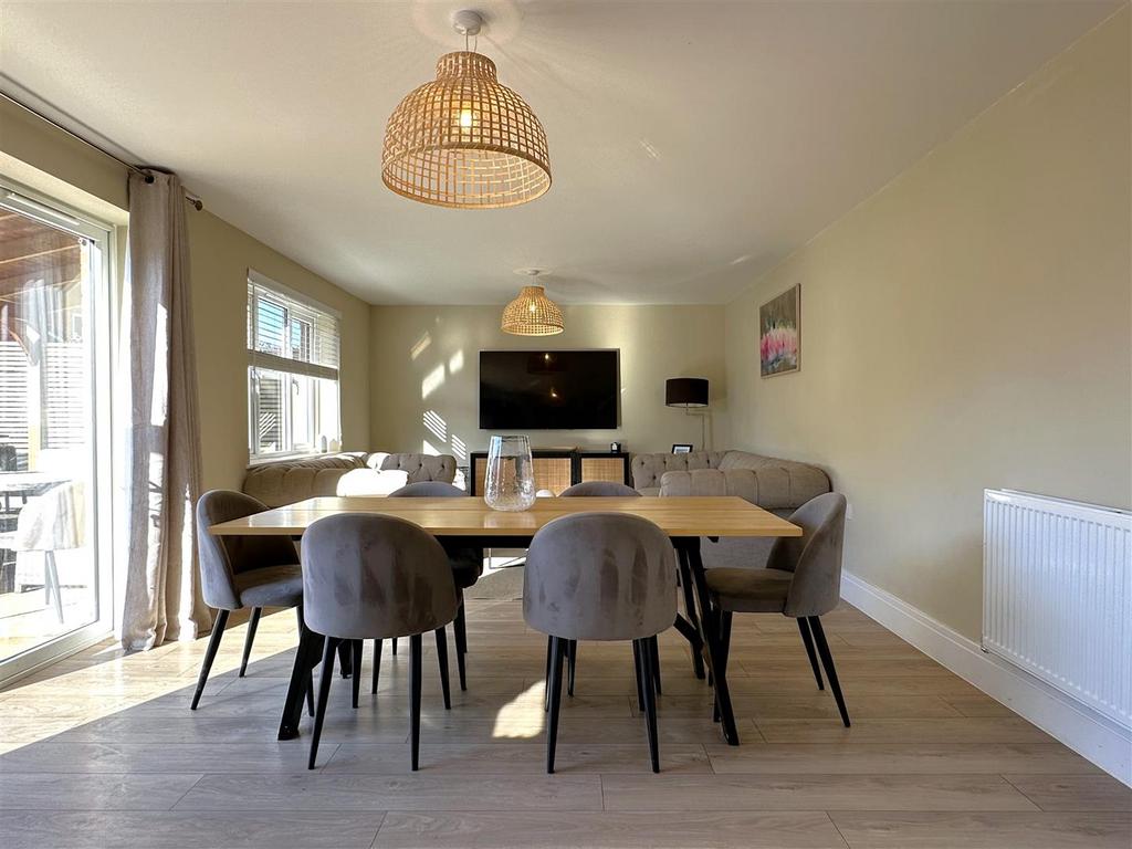 Open-Plan Dining Space 136
