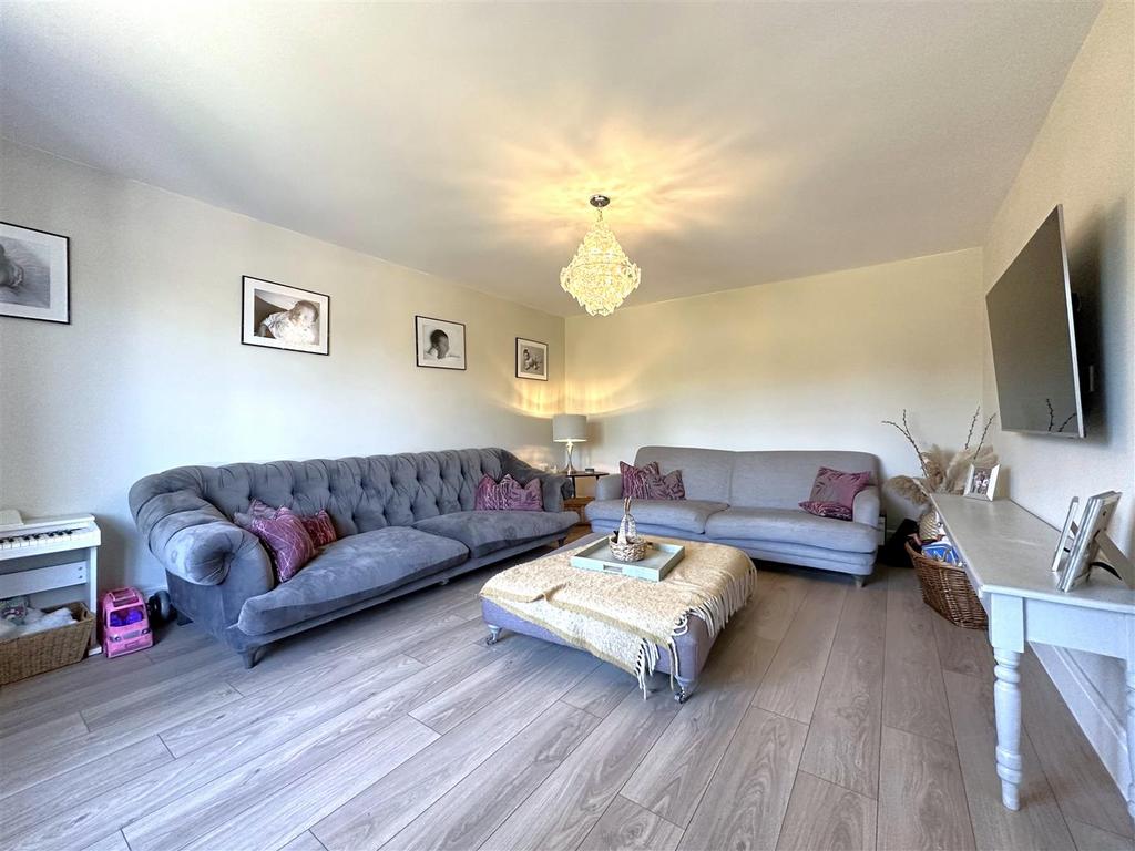 Large Living Room 131