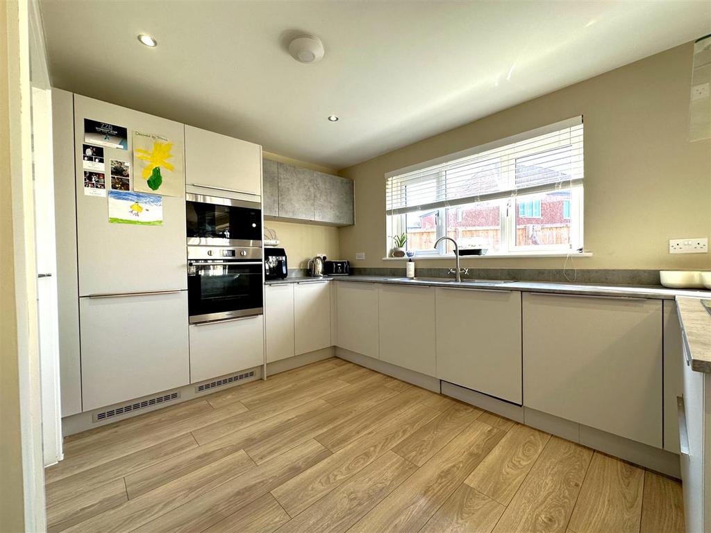 Stylish Modern Kitchen 145