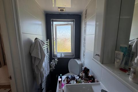 1 bedroom in a house share to rent, Naseby Road, Ilford