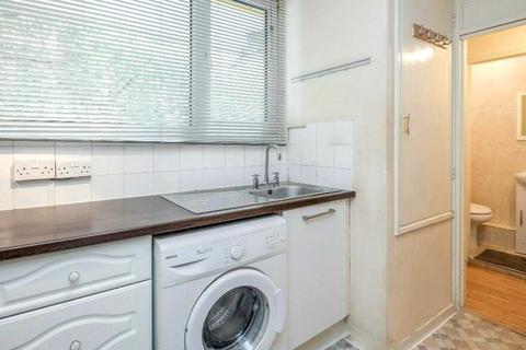 4 bedroom apartment to rent, Dorset Road, London SW8