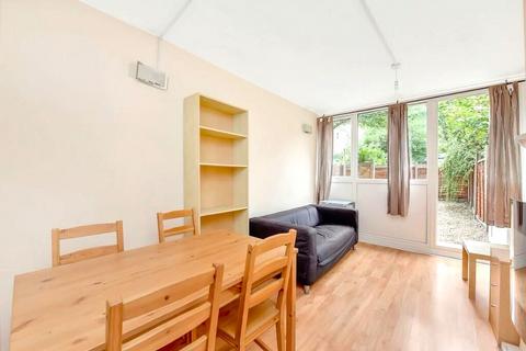 4 bedroom apartment to rent, Dorset Road, London SW8