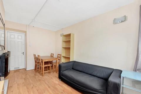 4 bedroom maisonette to rent, Dorset Road, London SW8