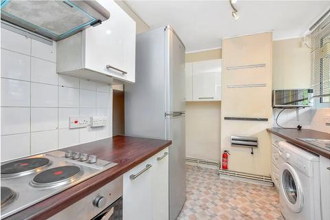 4 bedroom maisonette to rent, Dorset Road, London SW8