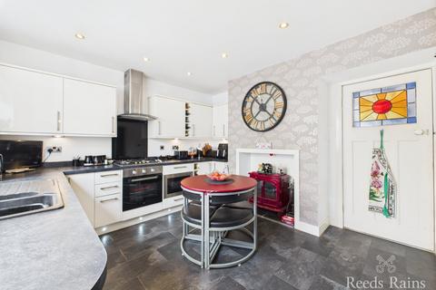 4 bedroom detached house for sale, Seventh Avenue, East Riding of Yorkshire YO15