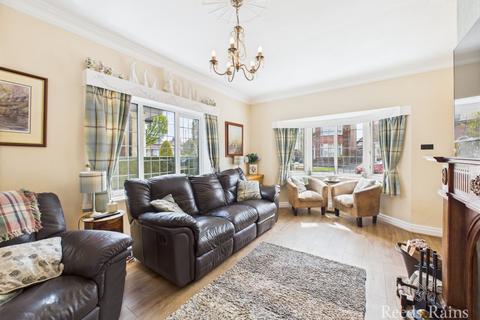 4 bedroom detached house for sale, Seventh Avenue, East Riding of Yorkshire YO15