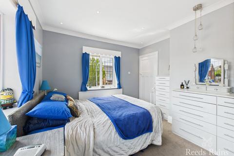 4 bedroom detached house for sale, Seventh Avenue, East Riding of Yorkshire YO15