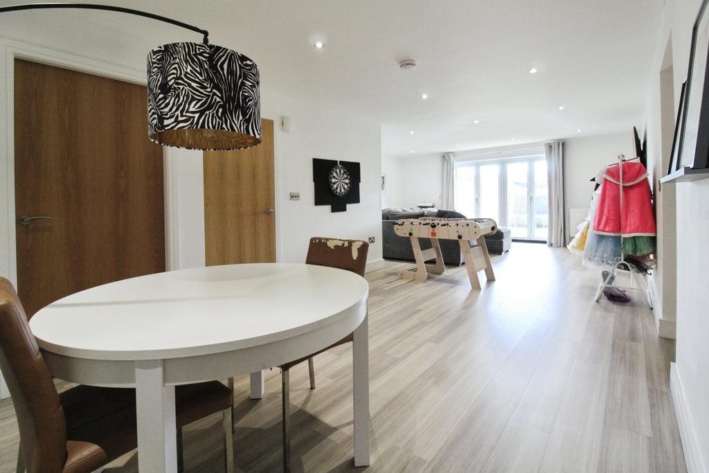 Garden/Games Room