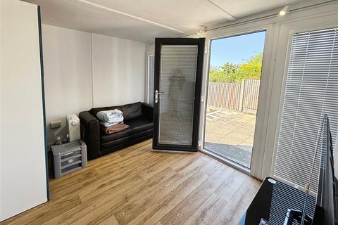 16 Cedar Road, Sturry, Canterbury, CT2 0HY