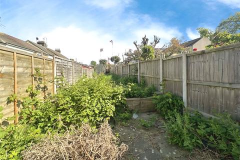 3 bedroom terraced house for sale, Gillingham Road, Kent ME7