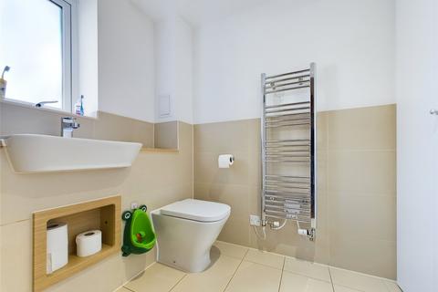 3 bedroom house to rent, Charlock Close, Romford RM3