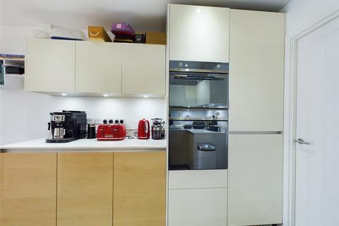 3 bedroom house to rent, Charlock Close, Romford RM3