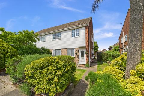 2 bedroom maisonette for sale, Tyeshurst Close, London, SE2