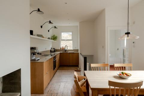 285 Francis Road, London, E10 6NW