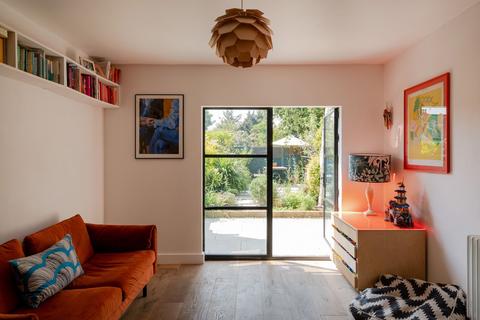 4 Francis Road, London, E10 6PW