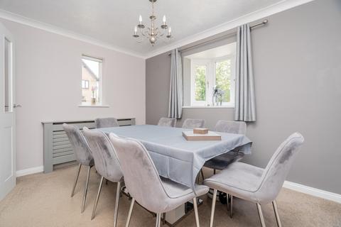 4 bedroom detached house for sale, Cranberry Close, Walnut Tree, Milton Keynes, MK7