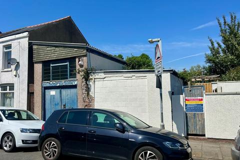 Detached house for sale