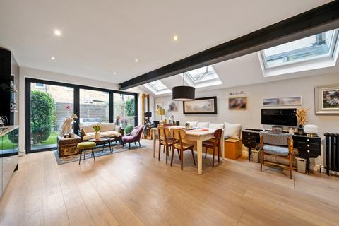 35 Cornwall Grove, London, W4 2LB