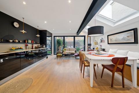 35 Cornwall Grove, London, W4 2LB