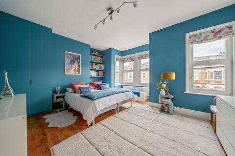 35 Cornwall Grove, London, W4 2LB
