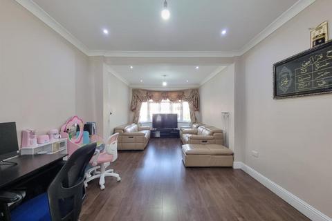 3 bedroom terraced house for sale, South Park Road, Ilford