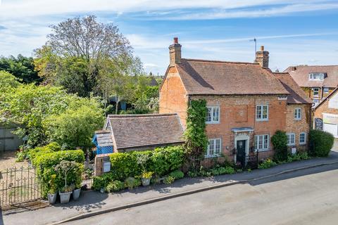 3 bedroom detached house for sale, Church Road, Warwick CV35