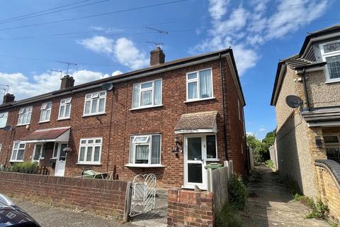 3 bedroom end of terrace house for sale, Wolseley Road, Romford