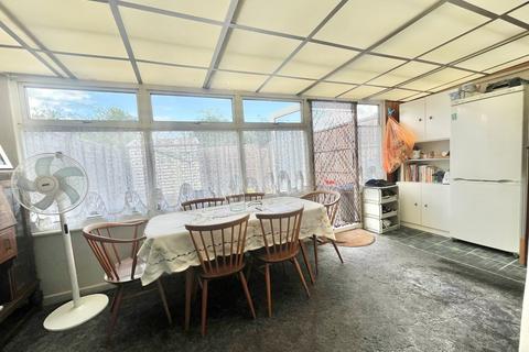 3 bedroom end of terrace house for sale, Wolseley Road, Romford