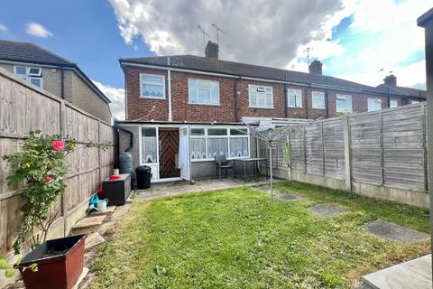 3 bedroom end of terrace house for sale, Wolseley Road, Romford