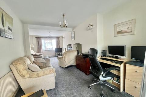 3 bedroom end of terrace house for sale, Wolseley Road, Romford